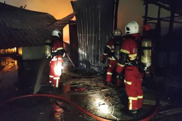 Setinggan Lorong Delapan Kampung Pandan musnah terbakar