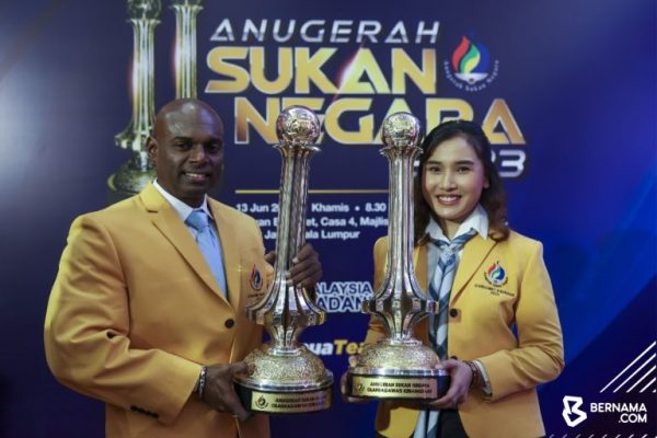 ASN 2023: Mike Mahen, Natasha rangkul Olahragawan, Olahragawati Kebangsaan