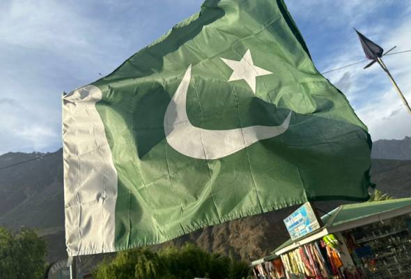 7 askar terkorban dalam serangan bom kereta di barat laut Pakistan