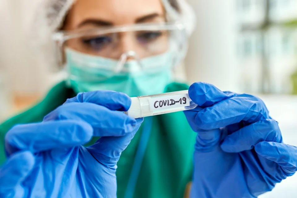 Pakar kata tidak perlu kuarantin jika hidup bersama virus Covid-19