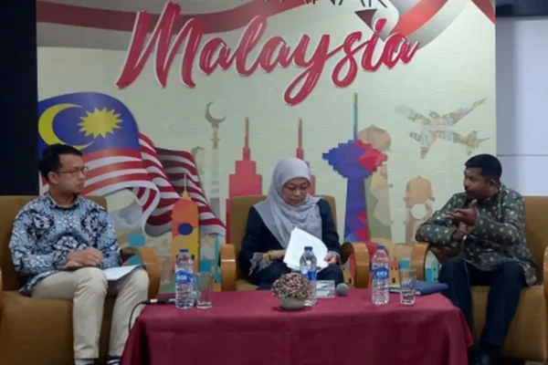 'Jika ada rakyat Malaysia tak boleh berbahasa Melayu, itu satu 'dosa'...' - Prof Madya Dr Ramalinggam