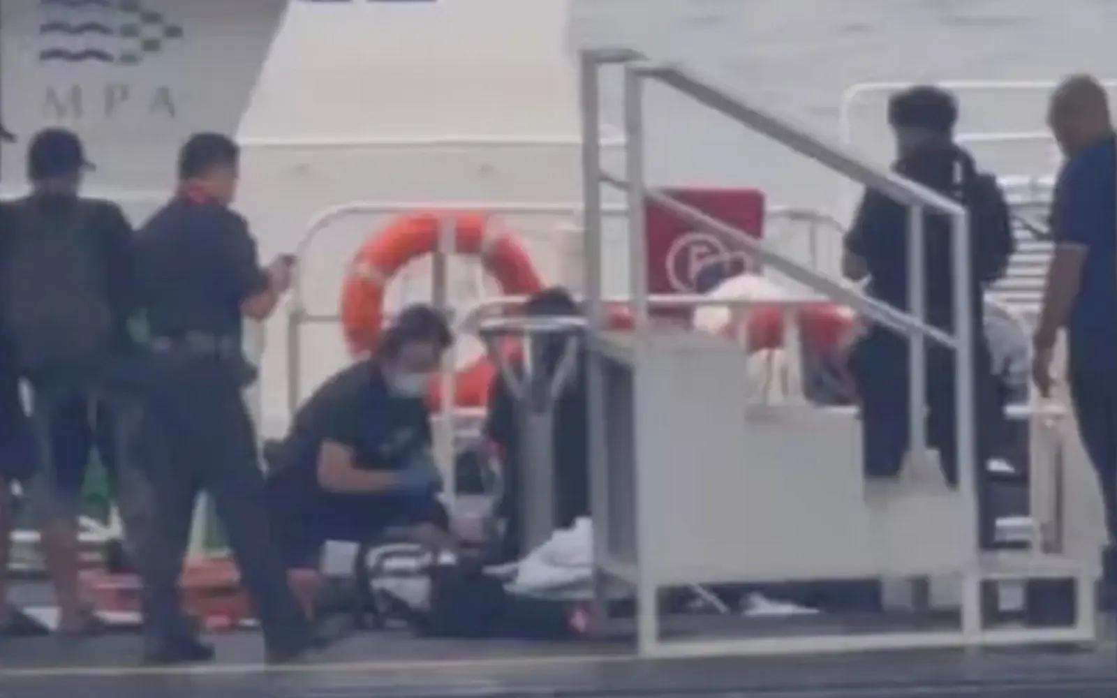 Penyelam Malaysia maut semasa bersihkan kapal di Singapura