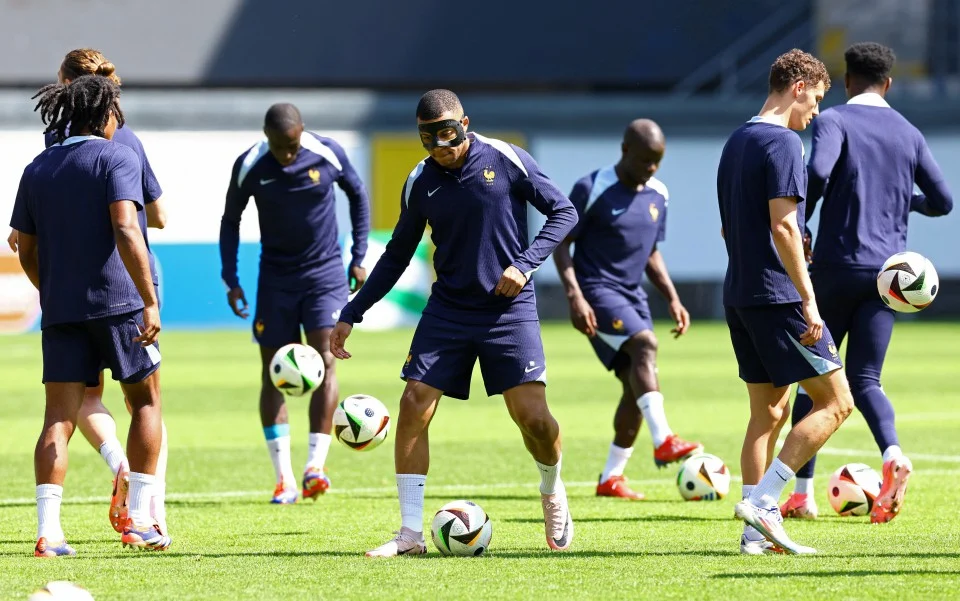 Mbappe mahu main jumpa Poland - Deschamps