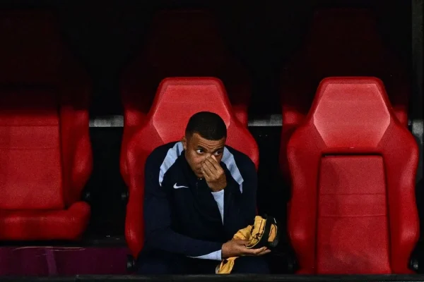 Perancis rasai ketiadaan Mbappe