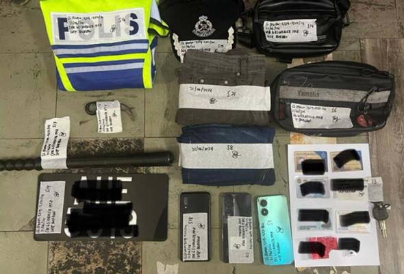 Polis tahan tiga lelaki miliki senjata berbahaya, peralatan polis