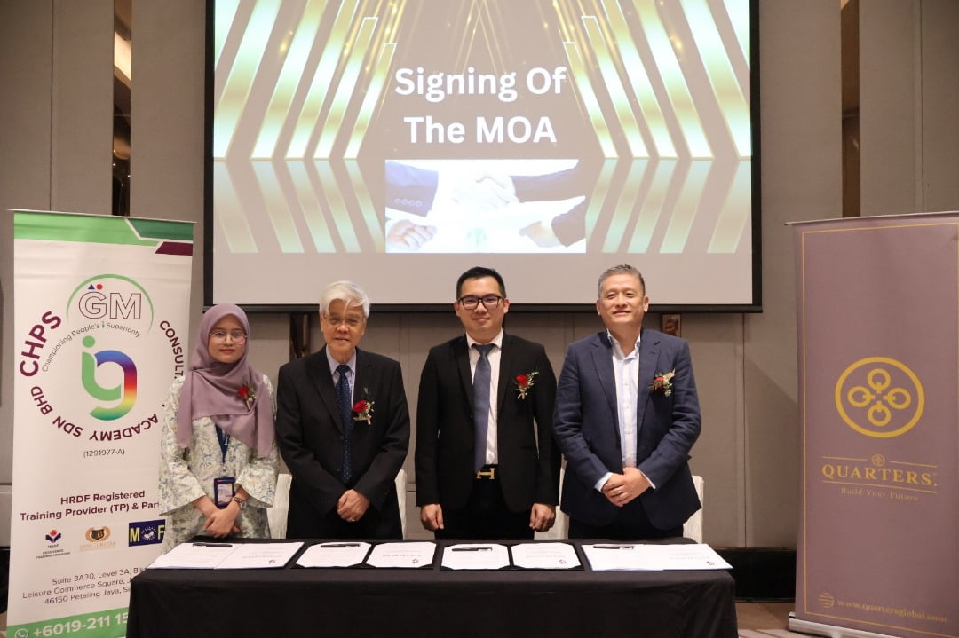 Quarters Academy dan SIUC berbanding untuk pembangunan profesional