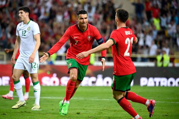 Ronaldo ledak dua gol benam Ireland