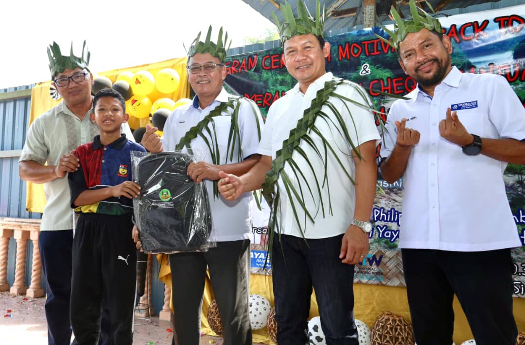 792 murid Orang Asli terima bantuan Persekolahan YBR