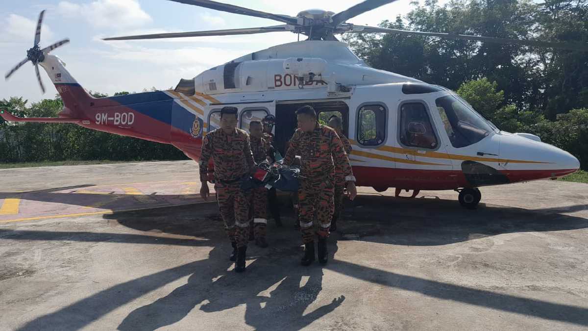 Penerbangan kecemasan Bomba bantu pendaki dipatuk ular di Gunung Tahan
