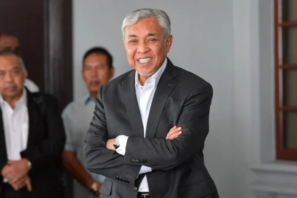 Badan Peguam gagal cabar henti prosiding kes rasuah Ahmad Zahid