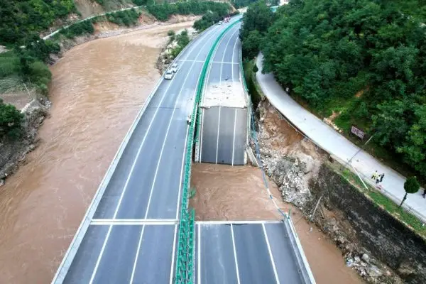 20 orang terkorban dalam banjir di China