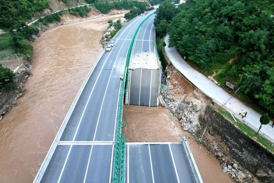 20 orang terkorban dalam banjir di China