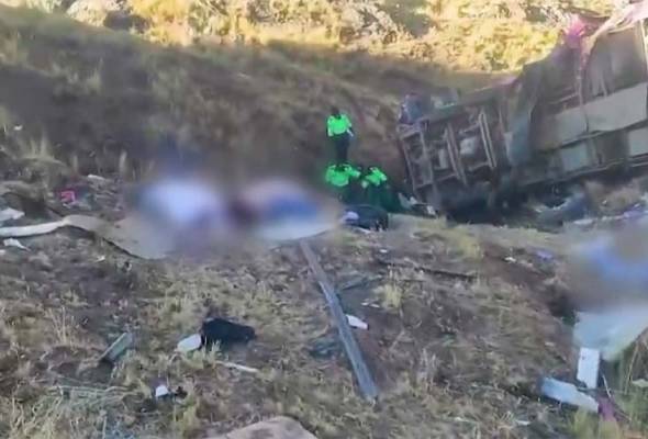 Bas terjunam ke dalam cerun ragut 23 nyawa di Peru