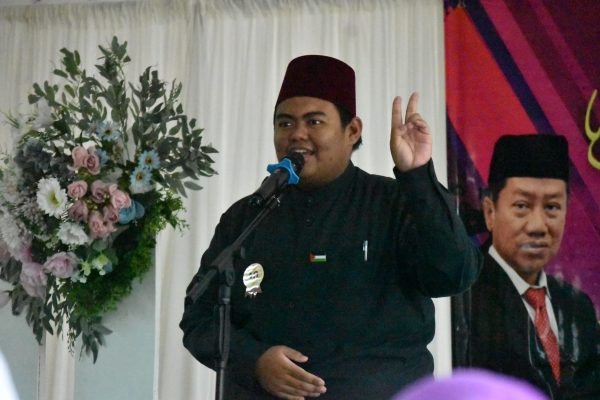 Dua pelajar MMRP rangkul johan pertandingan syarahan bahasa Arab