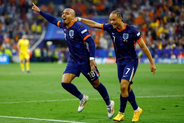 Dua gol Malen ceriakan Oranje