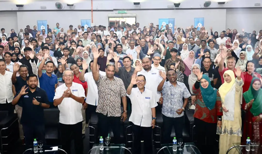 Ramanan hargai pelajar cemerlang di Sungai Buloh