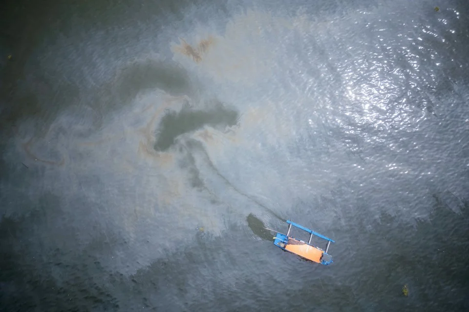 Tumpahan minyak di Filipina merebak, ancam pendapatan nelayan