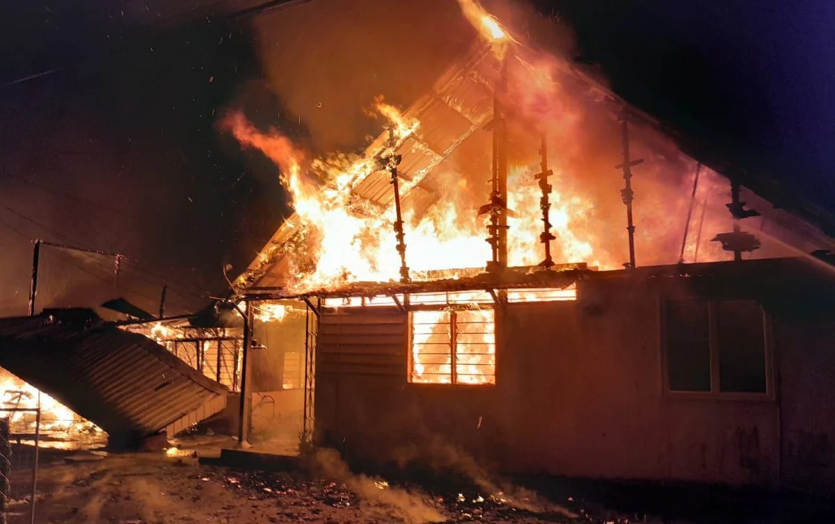 Enam keluarga hilang tempat tinggal, empat rumah musnah terbakar