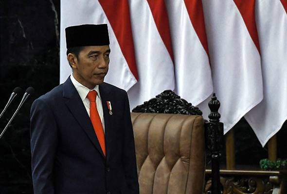 Jokowi dijangka adakan rombakan kabinet hari ini