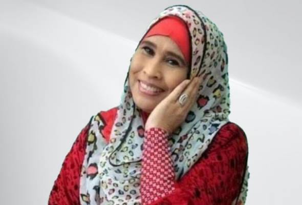 Menjadi pelakon perlu ada adab, rendah diri - Kartina Aziz