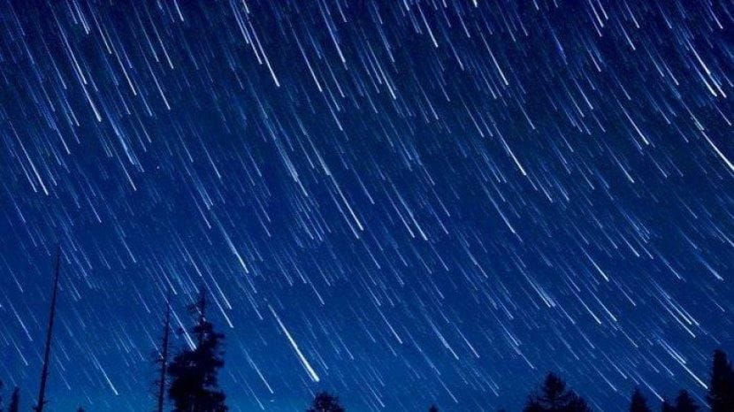 100 meteor sejam lintas langit malam esok