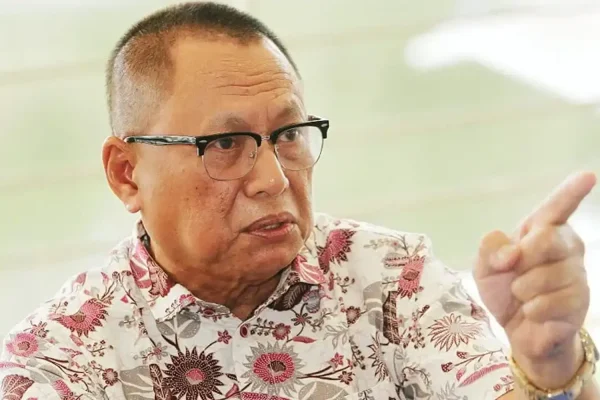 Panggil Ahli Parlimen bukan PN buat ‘pengakuan terbuka’, Puad cabar Muhyiddin
