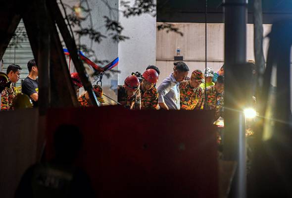 Tanah jerlus: Kamera teleskopik diguna dalam operasi SAR malam ini
