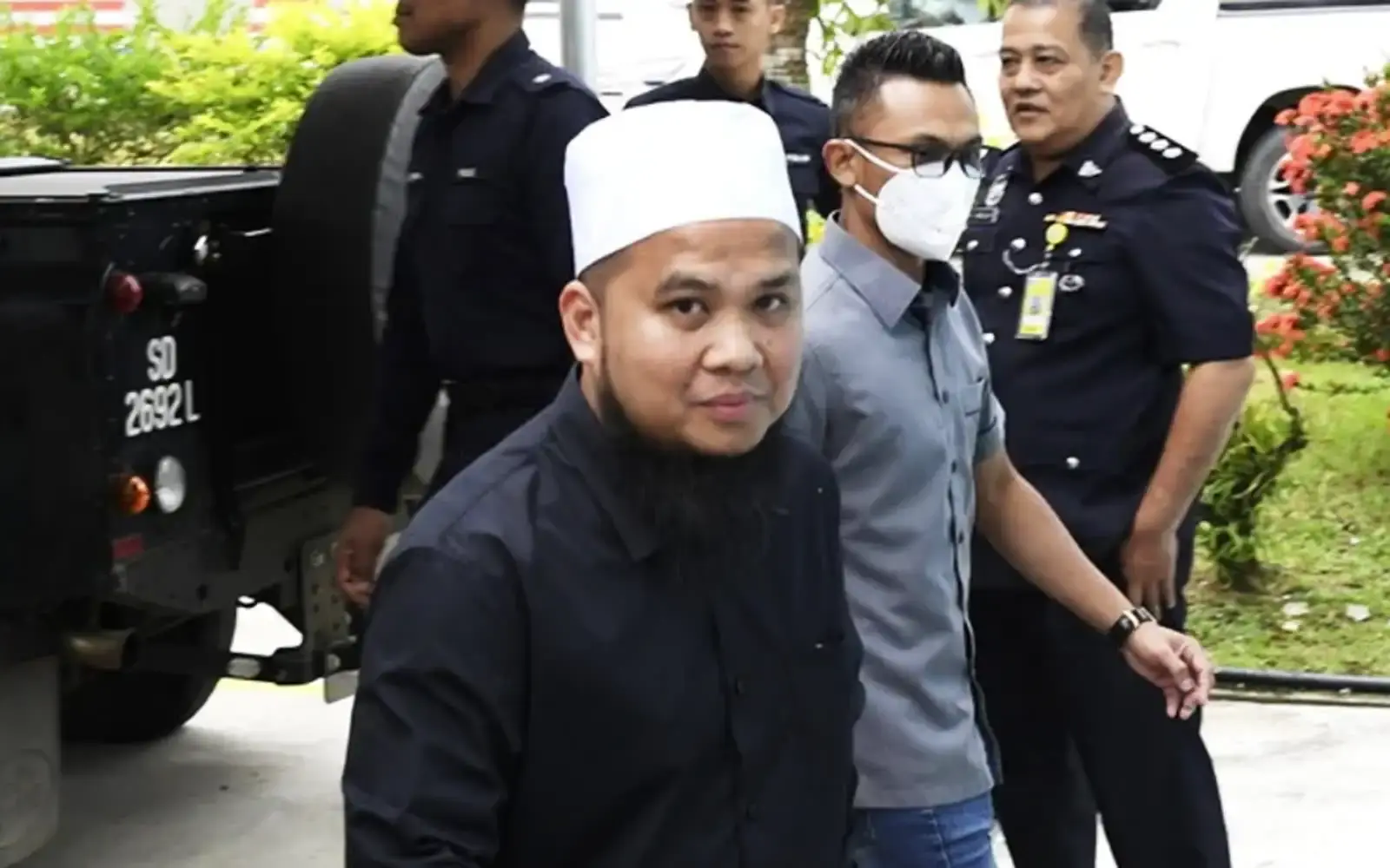 Ebit Lew ‘terlalu meminta’ gambar payudara