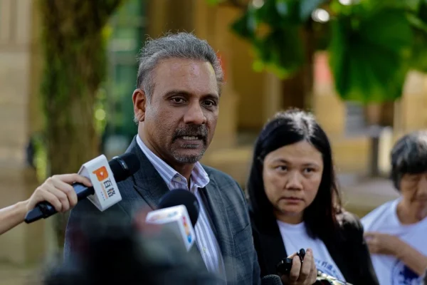 Keluarga rayu Anwar segerakan siasatan kematian Beng Hock