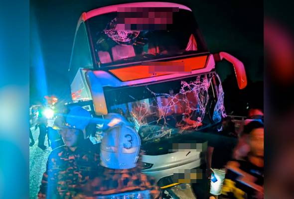 34 cedera, bas dua tingkat rempuh pembahagi jalan di Lebuhraya Utara Selatan