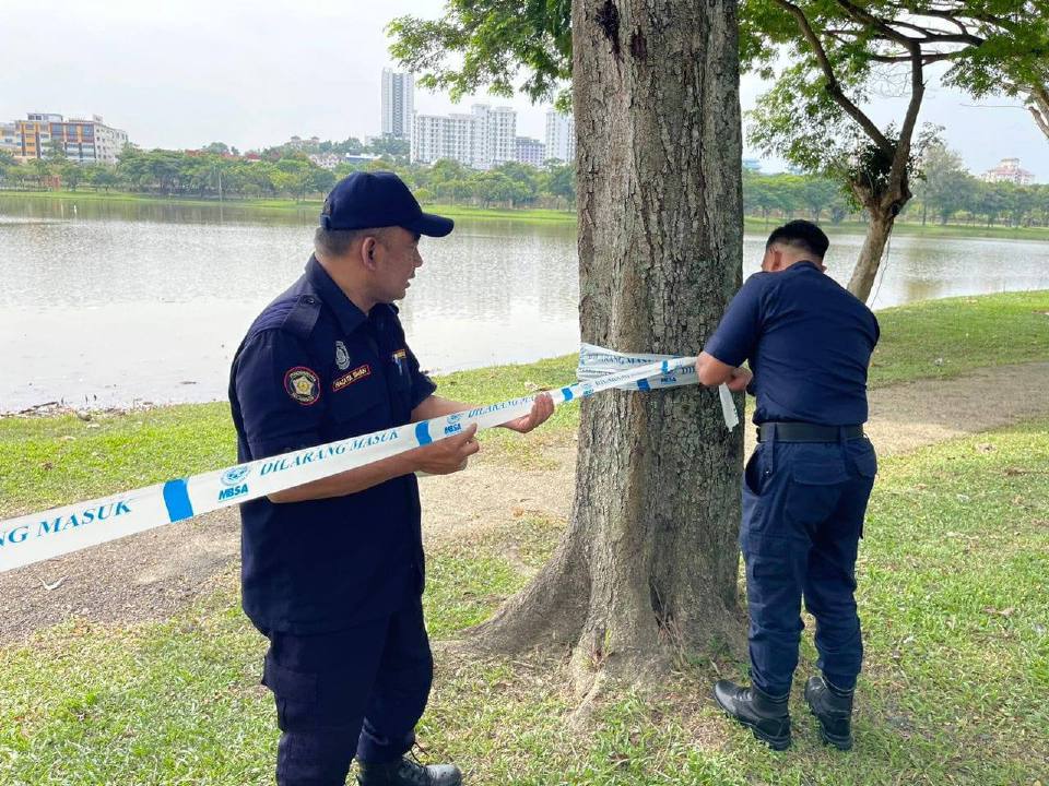 PERHILITAN Selangor pasang perangkap buaya di Tasik Shah Alam, Seksyen 7