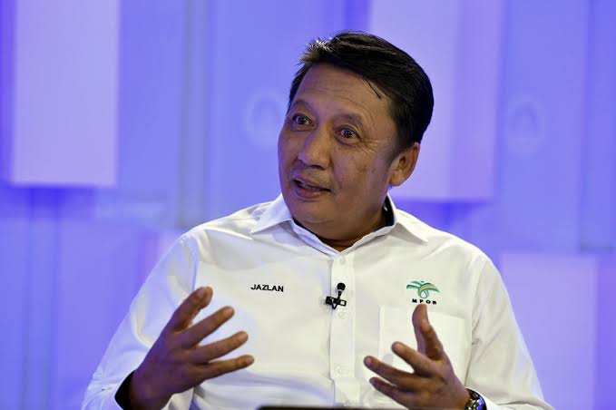 Kemenangan Mahkota daripada momentum Nenggiri