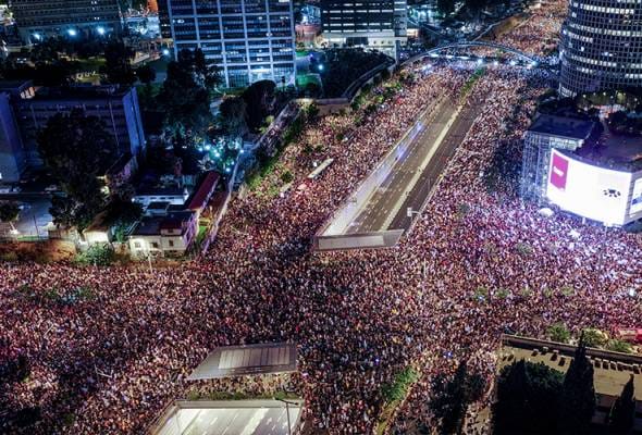 rakyat Israel sertai tunjuk perasaan, marah cara Netanyahu tangani krisis tebusan