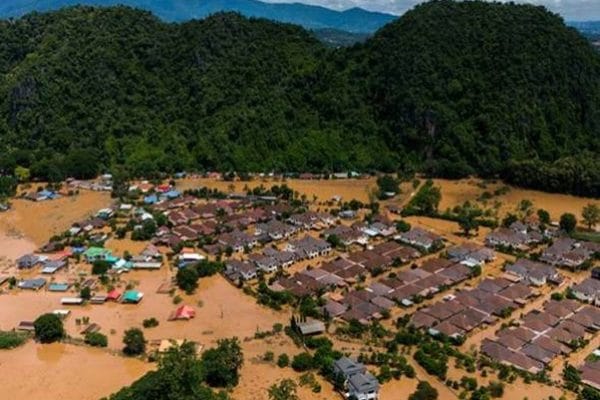 Banjir besar landa utara Thailand