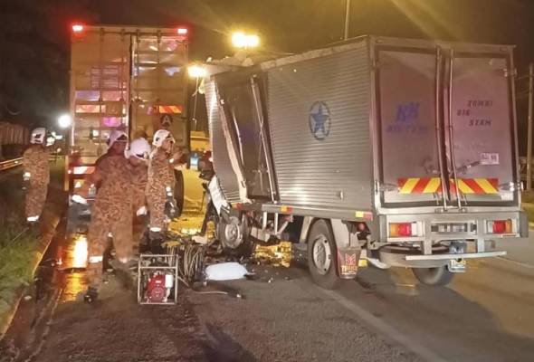 Wanita maut, lori ais dipandu suami rempuh belakang treler