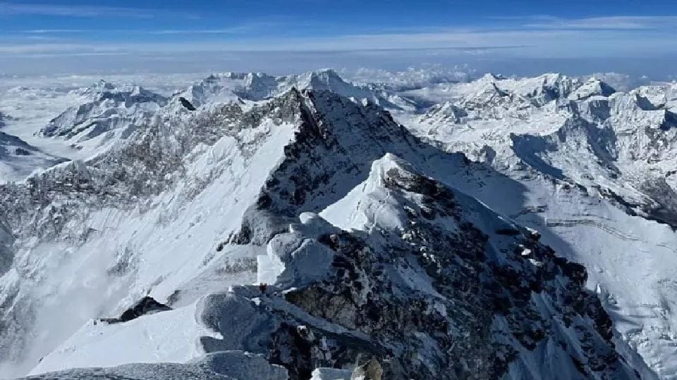 Mayat pendaki Everest dipercayai ditemui selepas 100 tahun