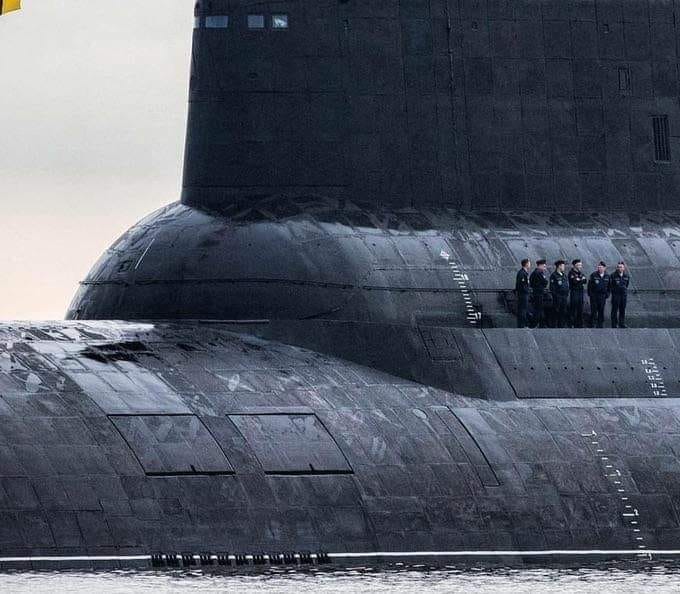 "Kapal Selam Terbesar Dunia - Keajaiban Typhoon-Class Soviet yang Menggugat Dunia"