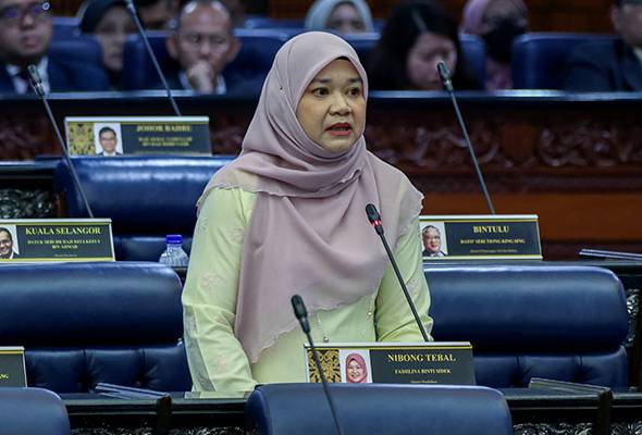 Mansuh peperiksaan di sekolah untuk kurangkan tekanan murid - Fadhlina