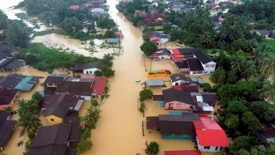 Mangsa banjir kini meningkat kepada 37,189 - PM
