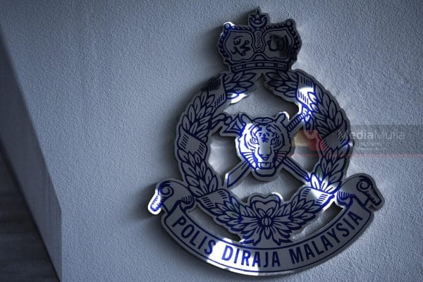Rangka manusia ditemui bawah timbunan tanah di kebun durian