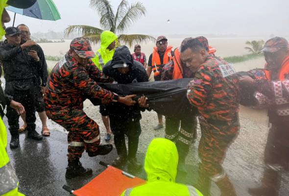 Warga emas korban banjir pertama di Terengganu