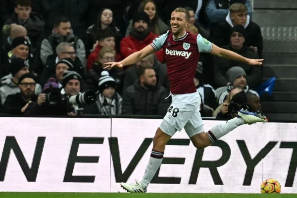 West Ham atasi Newcastle 2-0