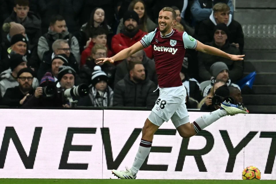 West Ham atasi Newcastle 2-0