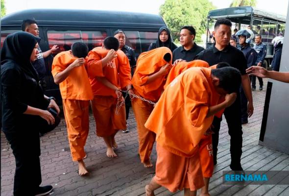 Kes bunuh pelajar vokasional: Saksi cuba tenangkan tertuduh kedua