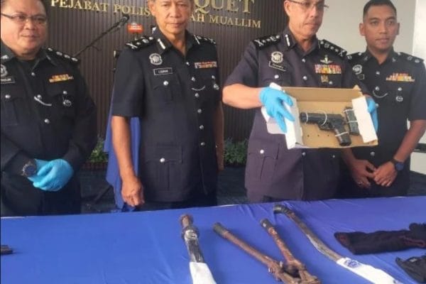 Dua ahli kumpulan samun mati ditembak