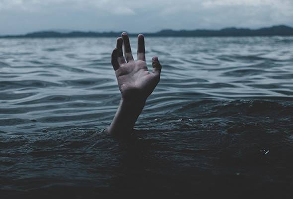 Lelaki dikhuatiri lemas terjatuh bot di Rompin