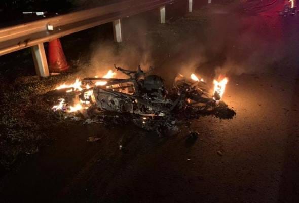 Lelaki maut, motosikal terbakar dalam nahas dengan MPV di Lebuhraya PLUS