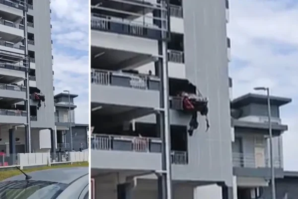 WR-V hampir jatuh tingkat 3 parkir Hospital Serdang