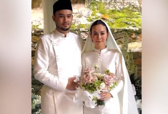 Siti Saleha kini bergelar isteri kepada Joshua Fitton