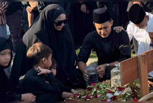 Jenazah anak Zaquan Adha, Ayu Raudhah selamat dikebumikan